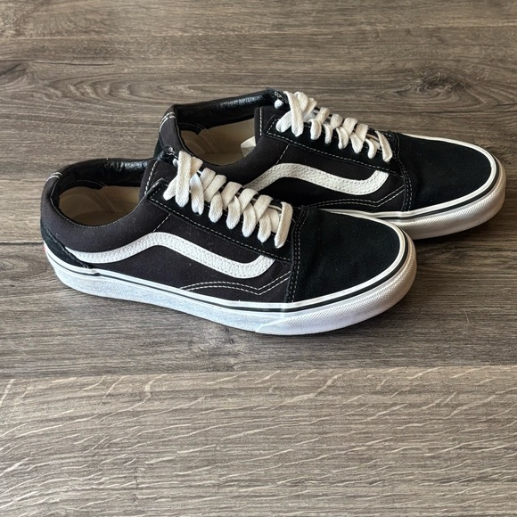 Vans Shoes - Vans Classic Old Skool Black Suede Low Top Sneakers size Women’s 8/Men’s 6.5